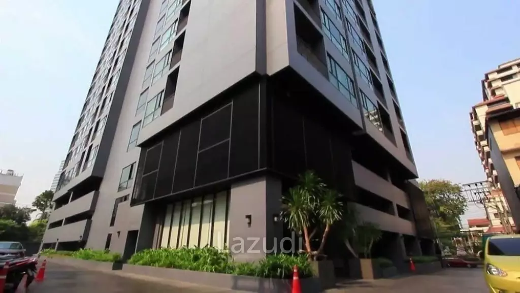65.5 sqm modern 1 bedroom condo at Noble Reflex Phaya Thai Bangkok