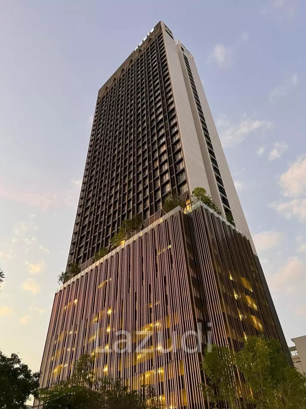 60 sqm high floor condo at NOBLE STATE 39 in Khlong Tan Nuea Bangkok