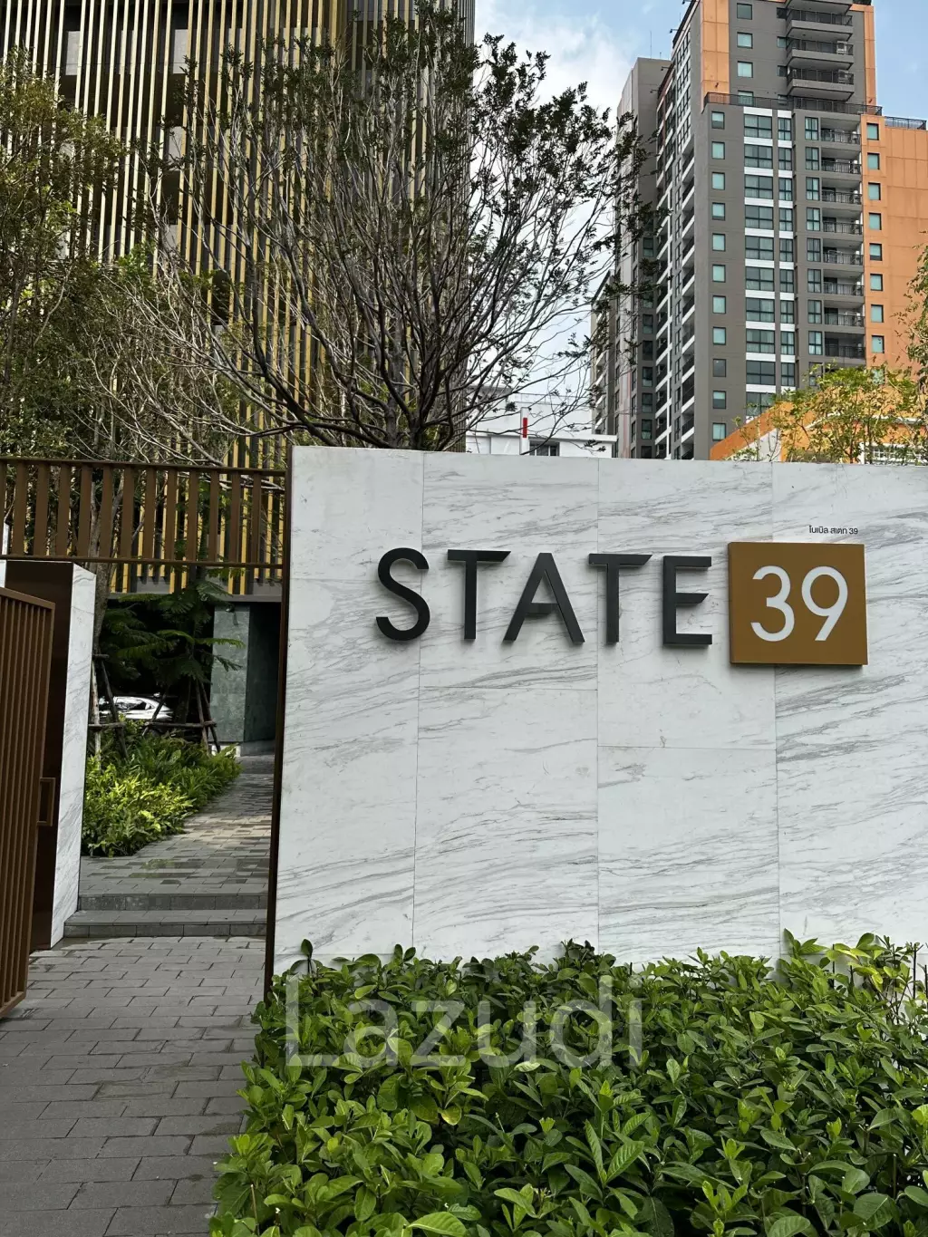 60 sqm high floor condo at NOBLE STATE 39 in Khlong Tan Nuea Bangkok