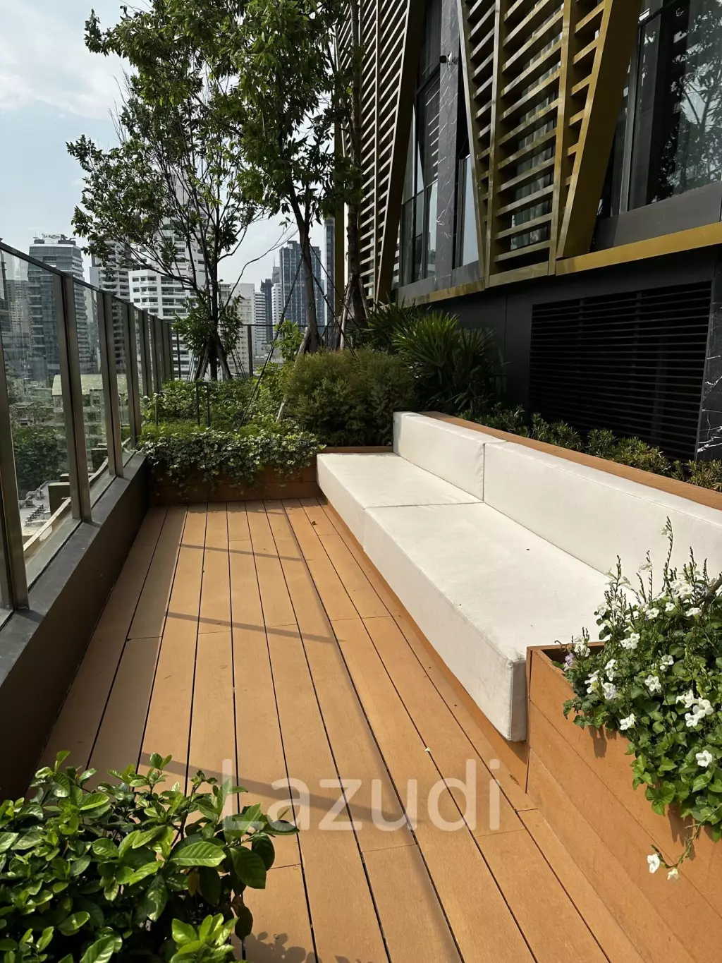 60 sqm high floor condo at NOBLE STATE 39 in Khlong Tan Nuea Bangkok