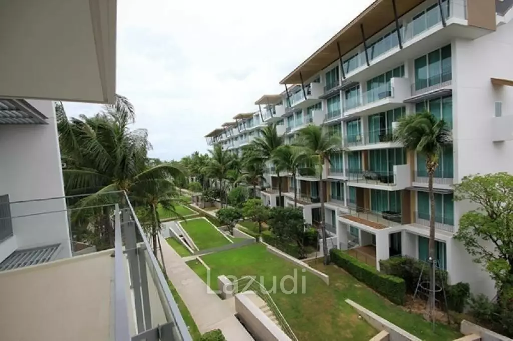 OCAS HUA HIN CONDOMINIUM : 3 bed beach front condo