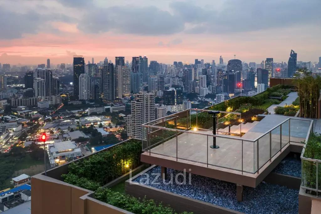 35 Sqm 1 Bed  OKA HAUS Sukhumvit 36