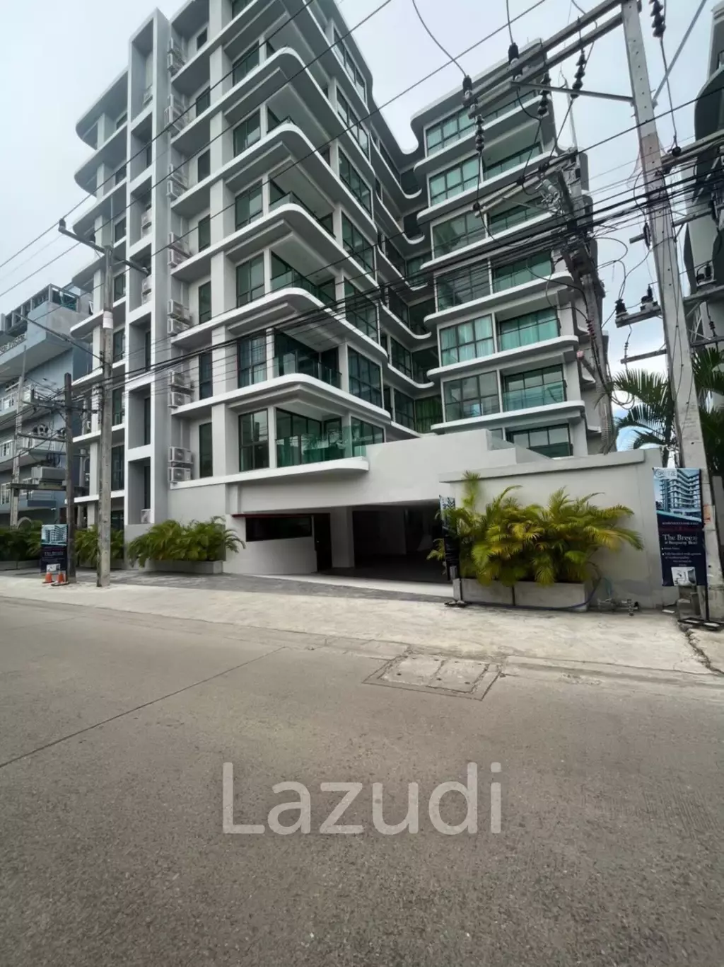 1 Bedroom 1 Bathroom 28.68 SQ.M. The Breeze Bangsaray