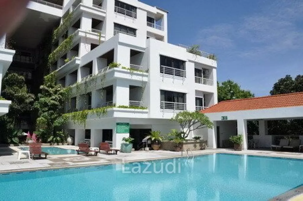 Studio 1 Bathroom 42 SQ.M. Pattaya Hill Resort