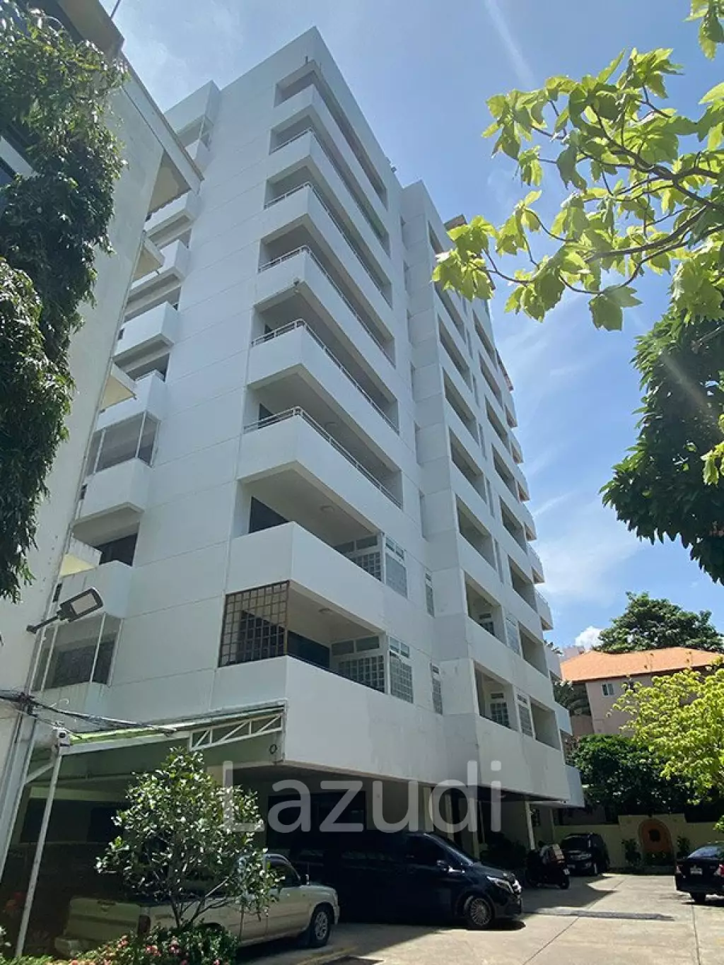 3 Bed 3 Bath 250 SQ.M Prompong Mansion