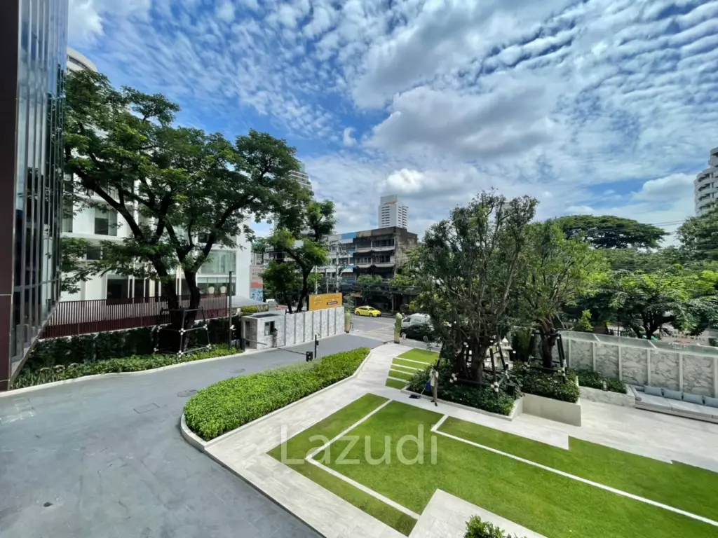 Luxurious 1-Bedroom Condo RHYTHM Ekkamai Estate