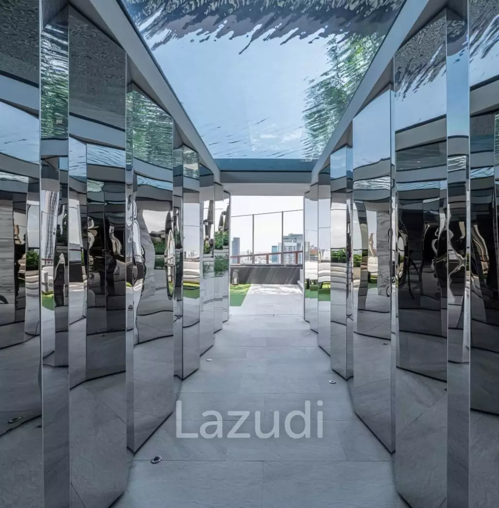 Luxurious 1-Bedroom Condo RHYTHM Ekkamai Estate