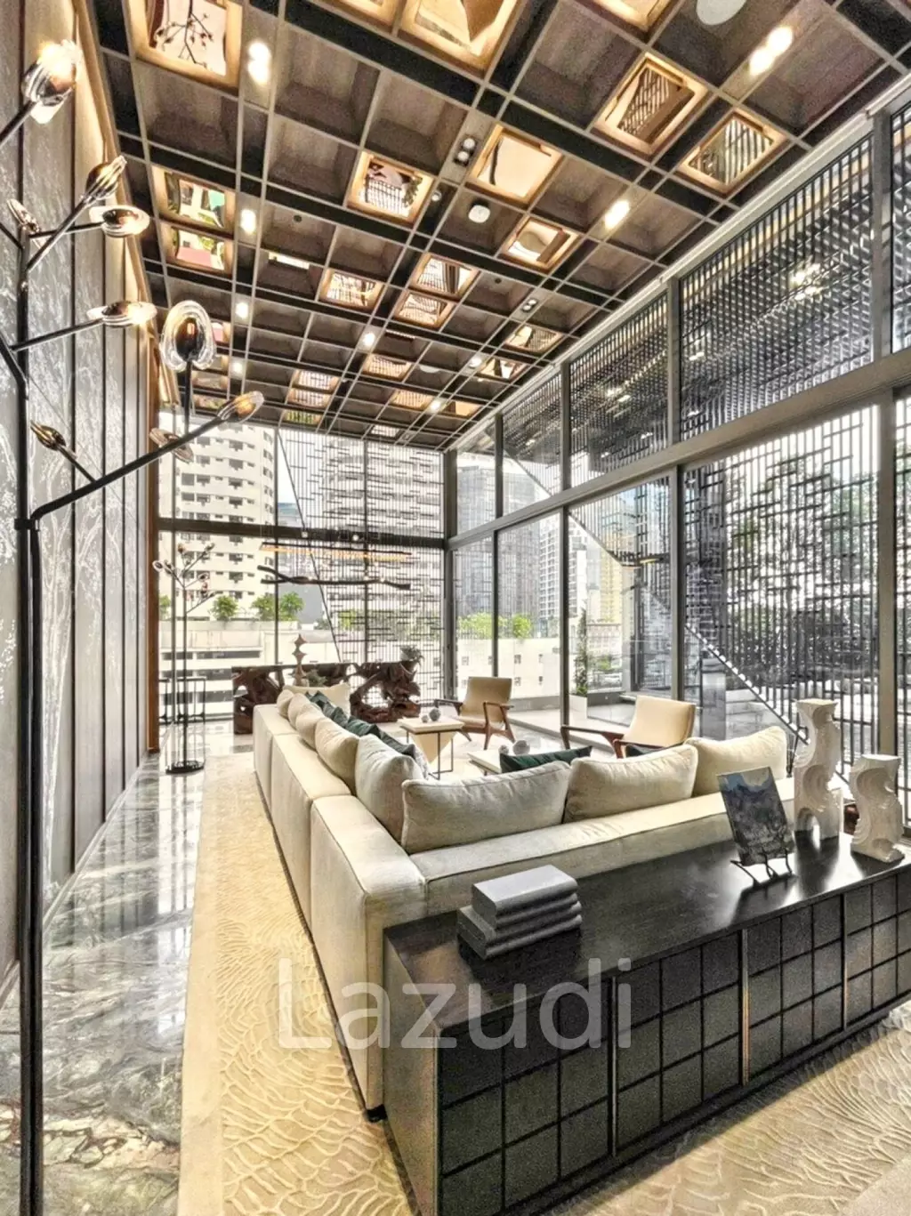 Luxurious 1-Bedroom Condo RHYTHM Ekkamai Estate