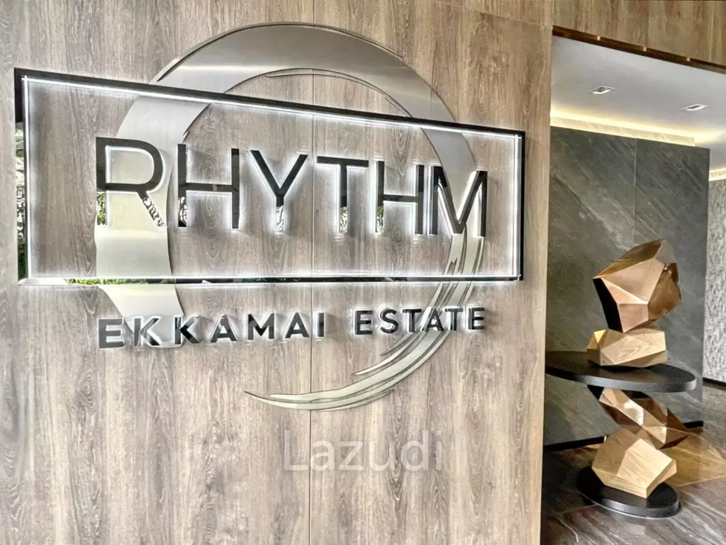 Luxurious 1-Bedroom Condo RHYTHM Ekkamai Estate