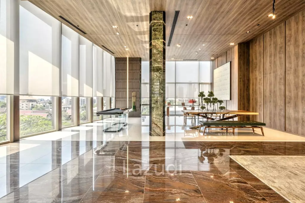 Luxurious 1-Bedroom Condo RHYTHM Ekkamai Estate