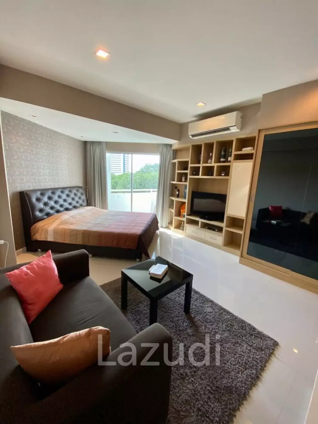 1 Bedroom 1 Bathroom 36.4 Sqm. Royal Beach Condotel Pratamnak.