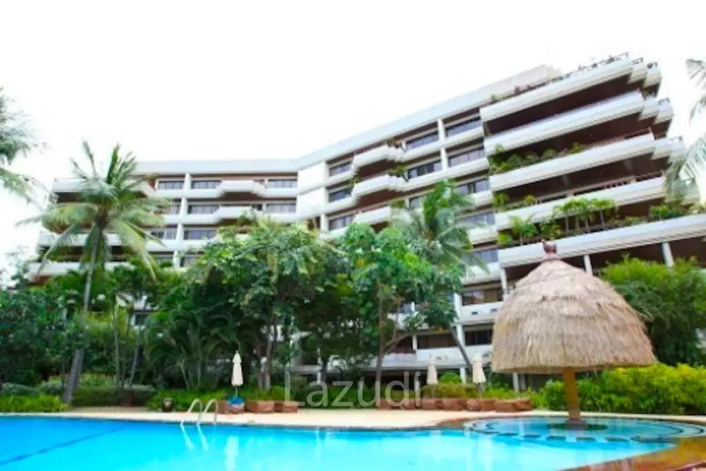 Large Absolute Beachfront Penthouse With Mesmerizing Ocean Views