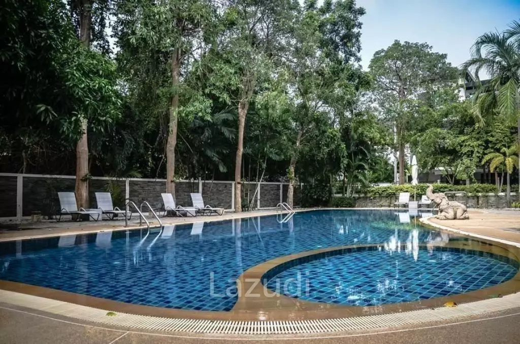 Pratumnak Ruamchok Condo for Sale