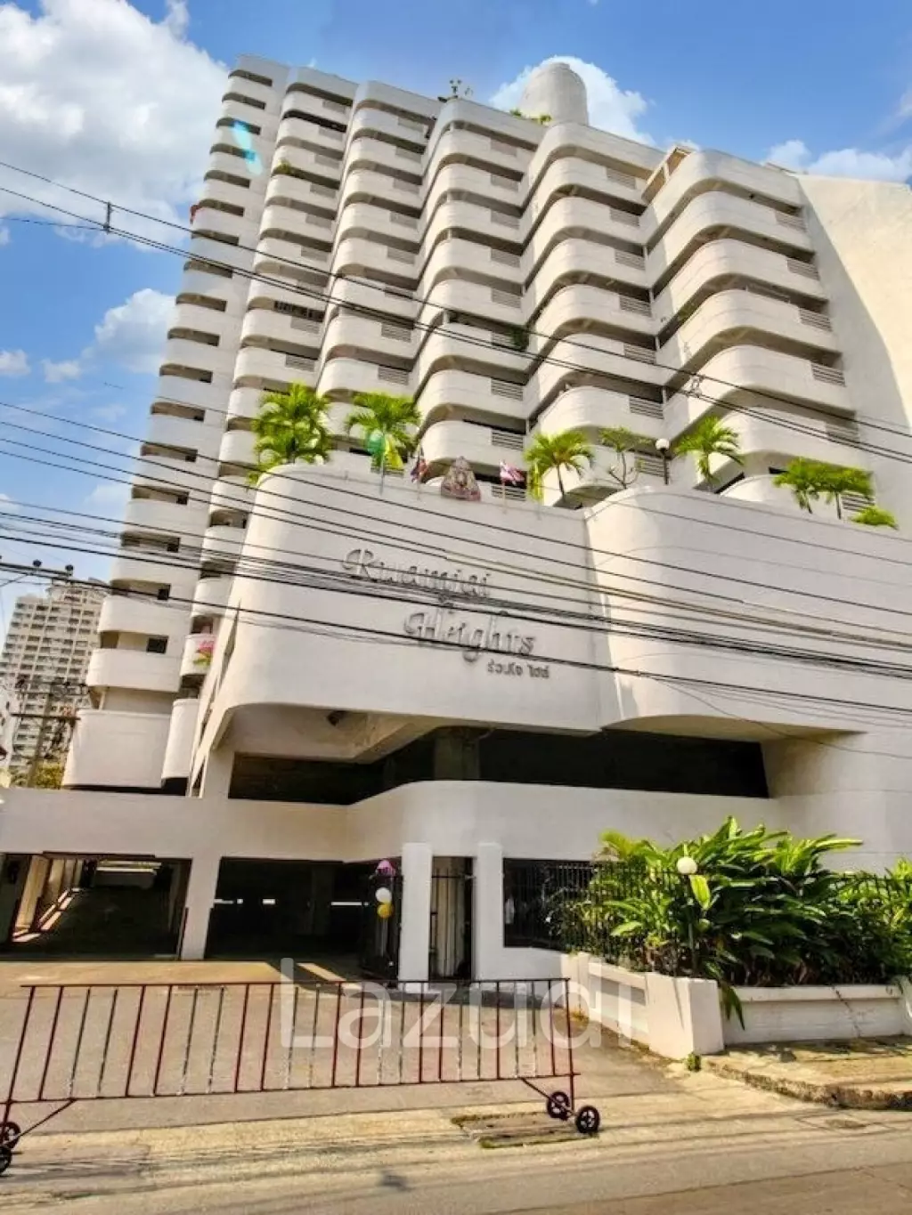 205 sqm 3-Bed Condo with Huge Terrace in Khlong Toei Nuea, Bangkok
