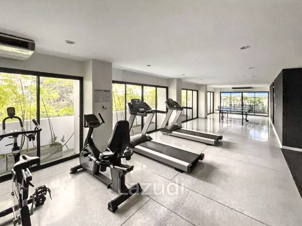 205 sqm 3-Bed Condo with Huge Terrace in Khlong Toei Nuea, Bangkok