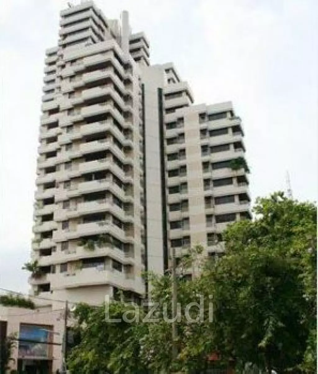 3 bedrooms 3 bathrooms 350 Sq.M. Ruamsuk