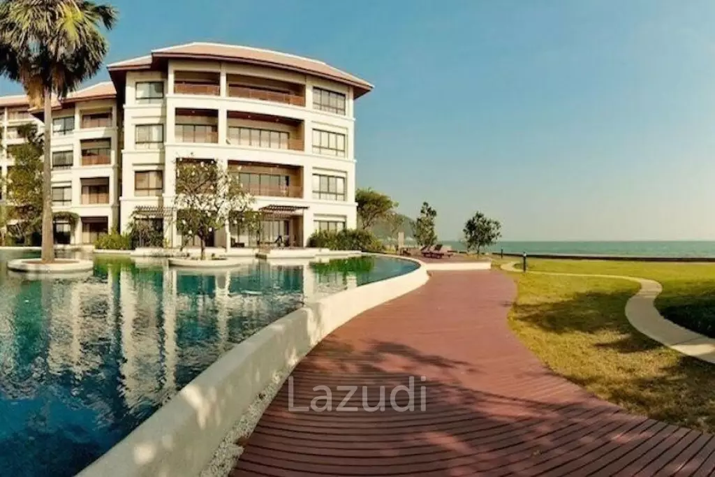 SANTI PURA : Luxury Penthouse Beach Side Condo
