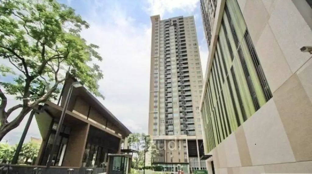 24th Floor  Sea View Condo at Baan Kiang Fah