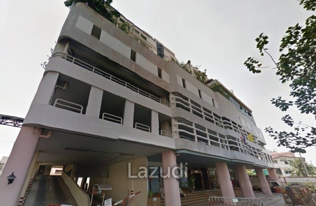 1 Bed 2 Bath 164 SQ.M Sathorn Happy Land Tower