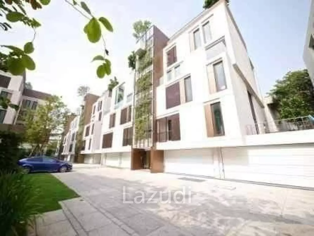3 Bedrooms 3 Bathrooms 386 SQ.M Baan Lux Sathon