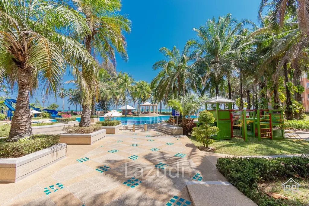 SPRINGFIELD BEACH CONDO : 2 bed beachfront condo with great views