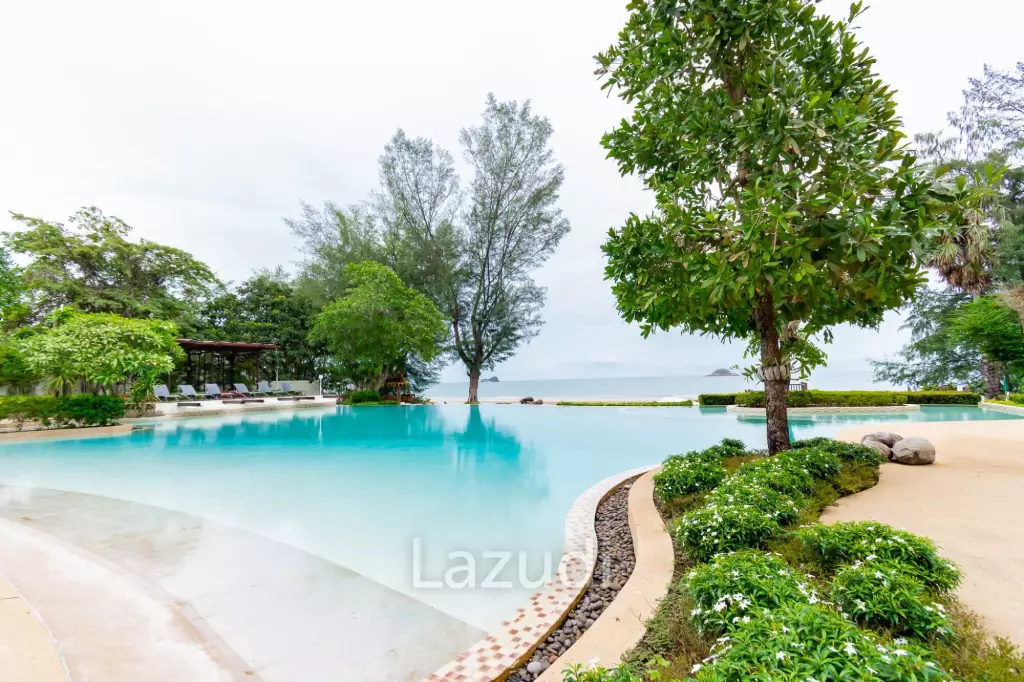 คอนโดหรู 225 ตร.ม. 3 ห้องนอนวิวทะเลในบ้านนับคลื่น