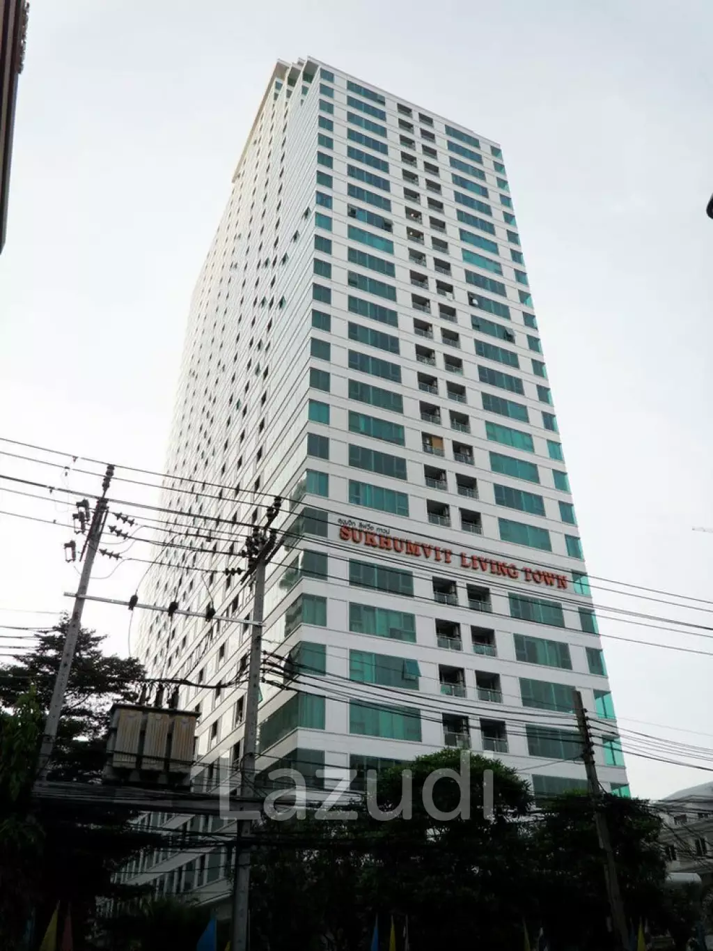 2 Bed 1 Bath 61 SQ.M Sukhumvit Living Town