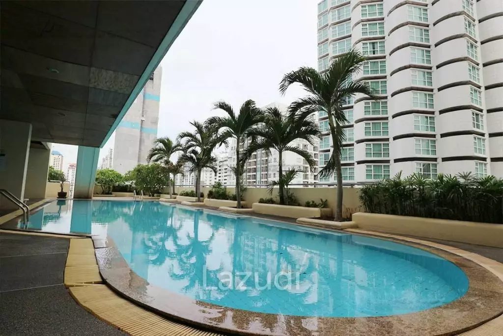 1 Bedroom 1 Bathroom 72 SQ.M Sukhumvit Suites