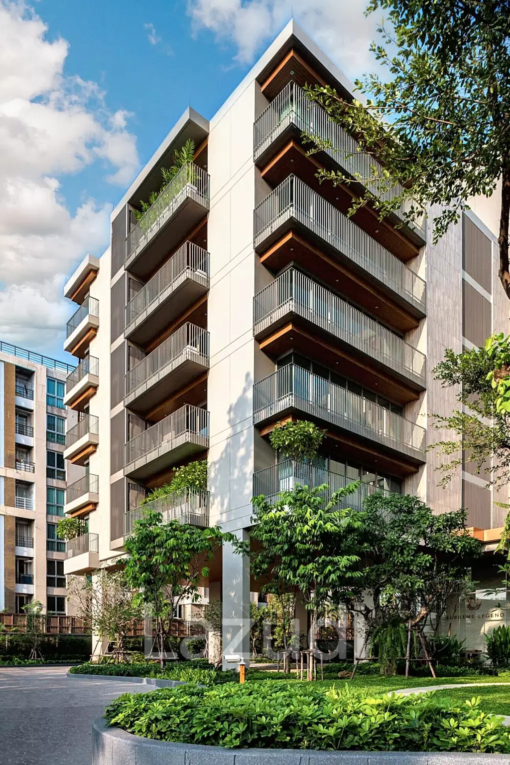 Luxury 3-Bedroom Condo in Supreme Legend Bangkok