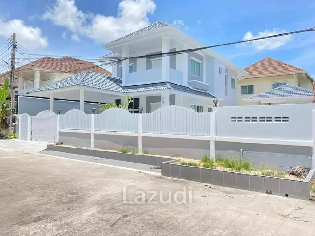 4 Beds 6 Baths 219.54 SQ.M. Pattaya Park Hill