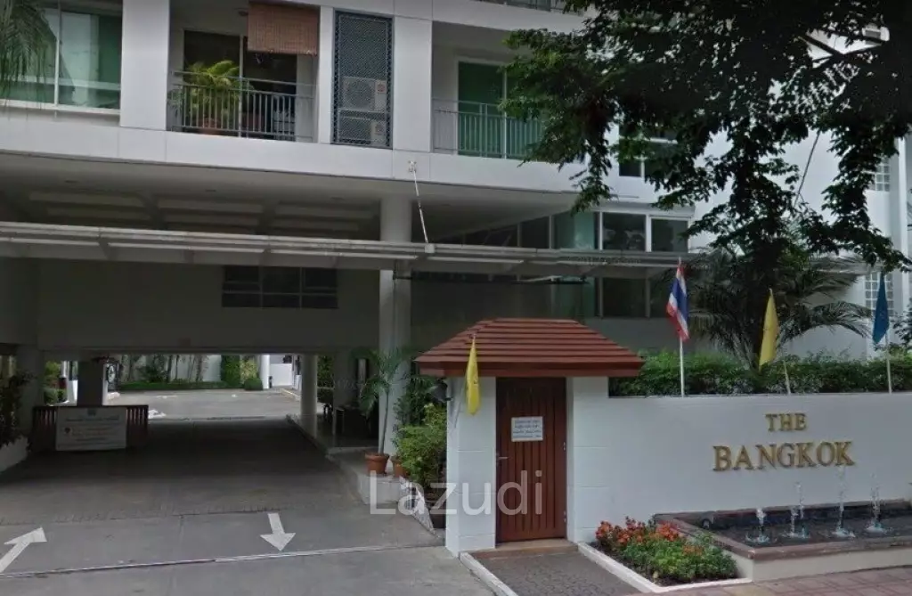 3 Bed 2 Bath 108 SQ.M The Bangkok Thanon Sub