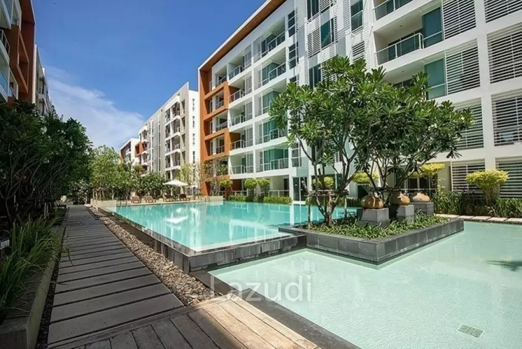 Modern 2 Bedroom Condo Close To The Beach