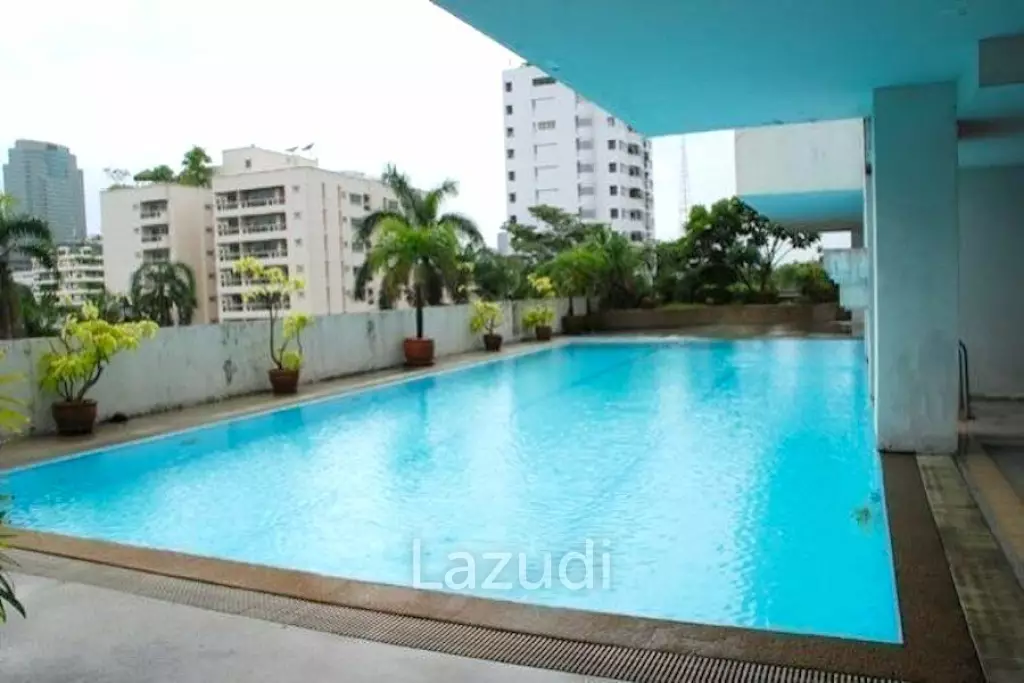 108 sqm condo Baan Prompong 2 bed on 5th floor Khlong Tan Nuea