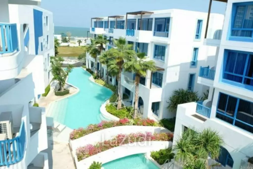 THE CREST SANTORA :  2 Bed Beachfront Pool villa