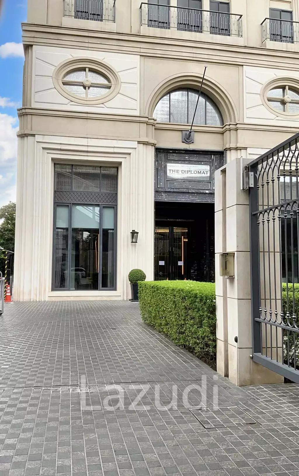 2 Bed 2 Bath 66 Sq.m The Diplomat Sathorn