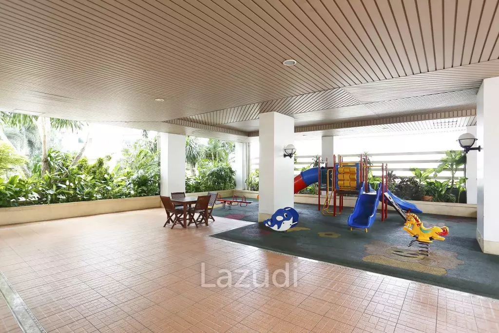 4 Bedroom 4 Bathroom 250 SQ.M The Grand Sethiwan