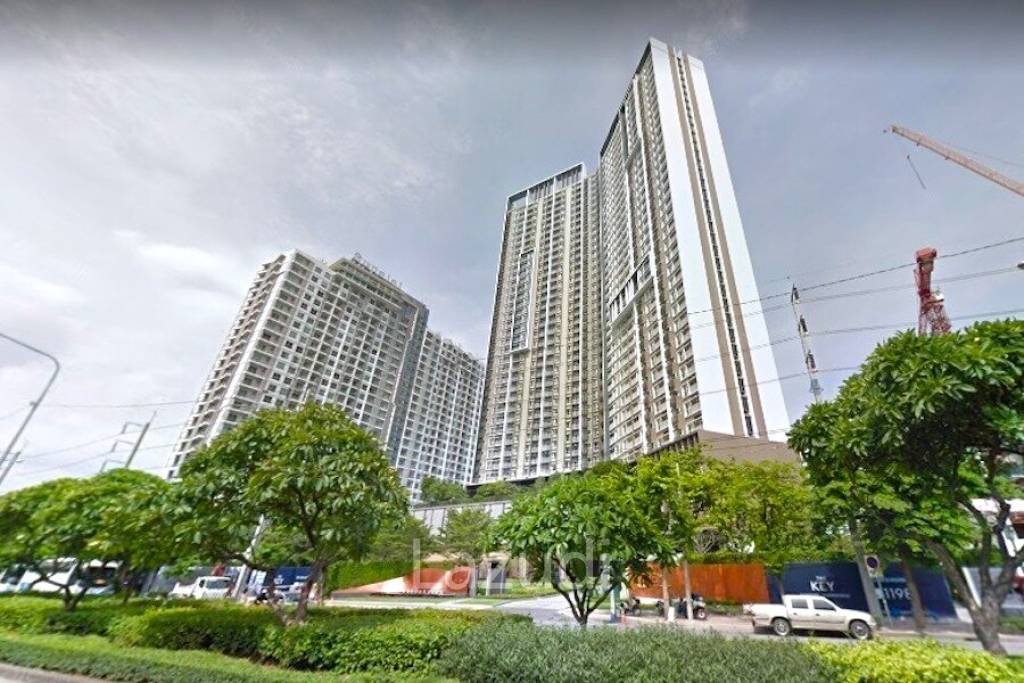 The Key Sathorn-Charoenraj