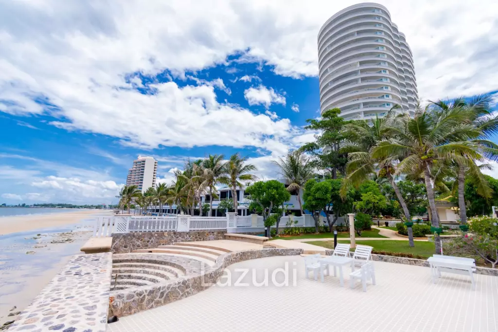 3 Bedroom Condo Sea View