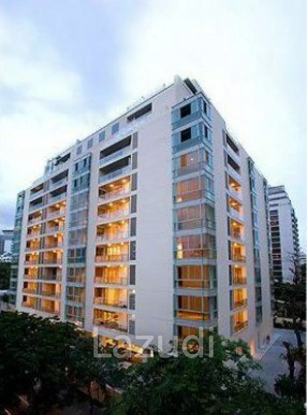 1 Bed 65 SQ.M. The Legend Saladaeng For Rent
