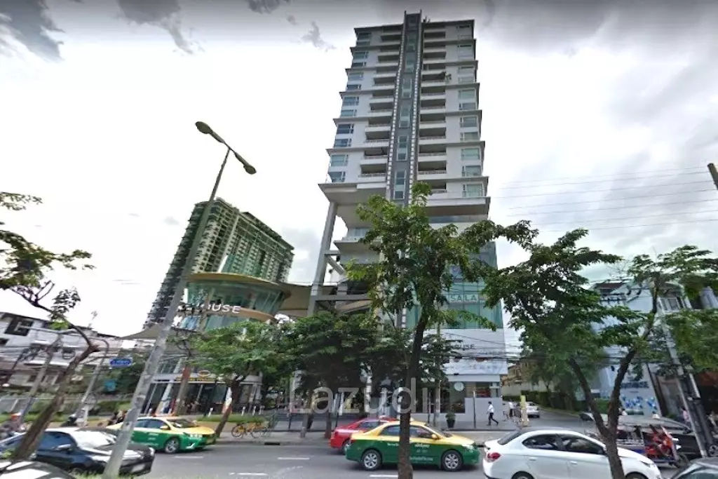 66 sqm condo at The Light House Khlong San Bangkok mid floor