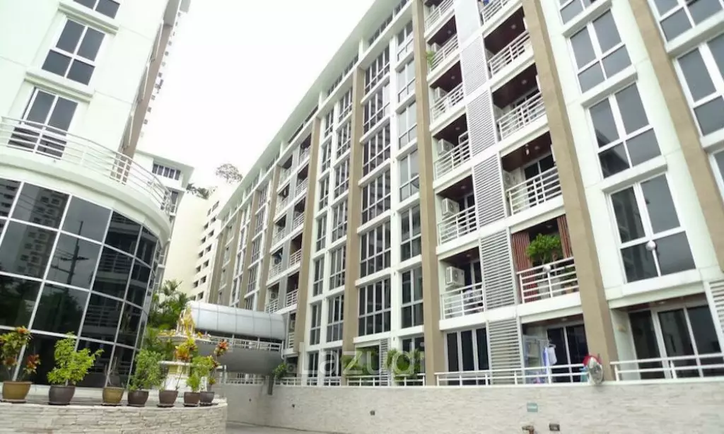 Luxury 2-Bedroom Condo in The Master Sathorn
