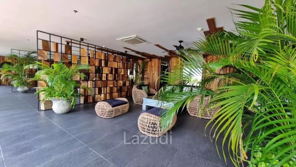 High-Floor Modern Studio at The Palm Wongamat