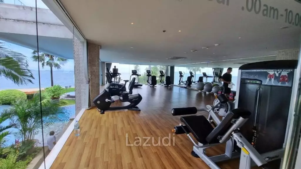 High-Floor Modern Studio at The Palm Wongamat