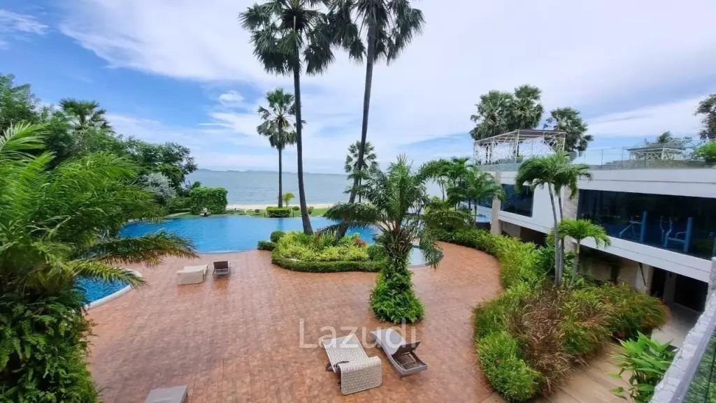 High-Floor Modern Studio at The Palm Wongamat