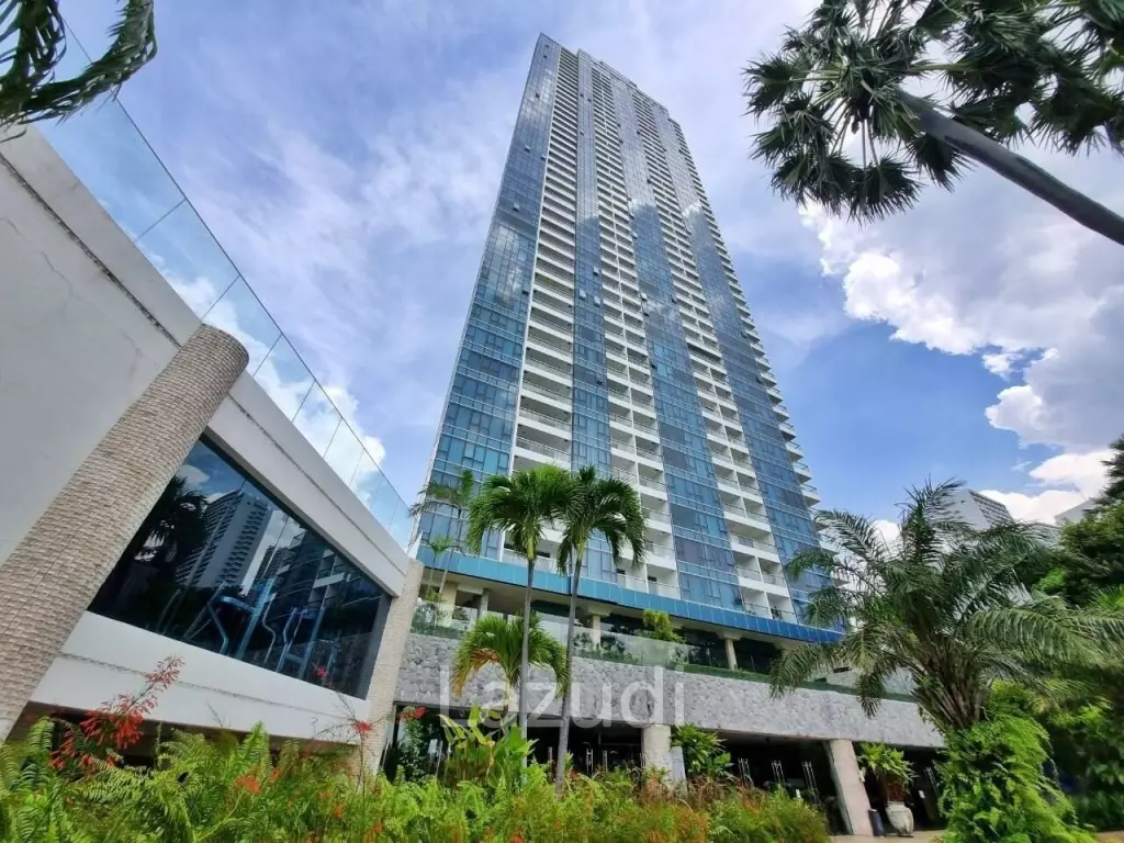 High-Floor Modern Studio at The Palm Wongamat