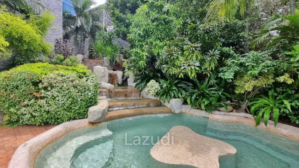 High-Floor Modern Studio at The Palm Wongamat