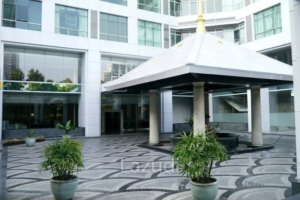 1 Bed 1 Bath  61 SQ.M Baan Sathorn Chaopraya