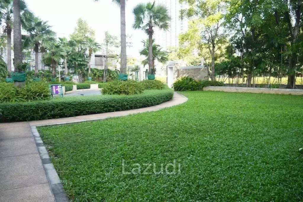 1 Bed 1 Bath  61 SQ.M Baan Sathorn Chaopraya