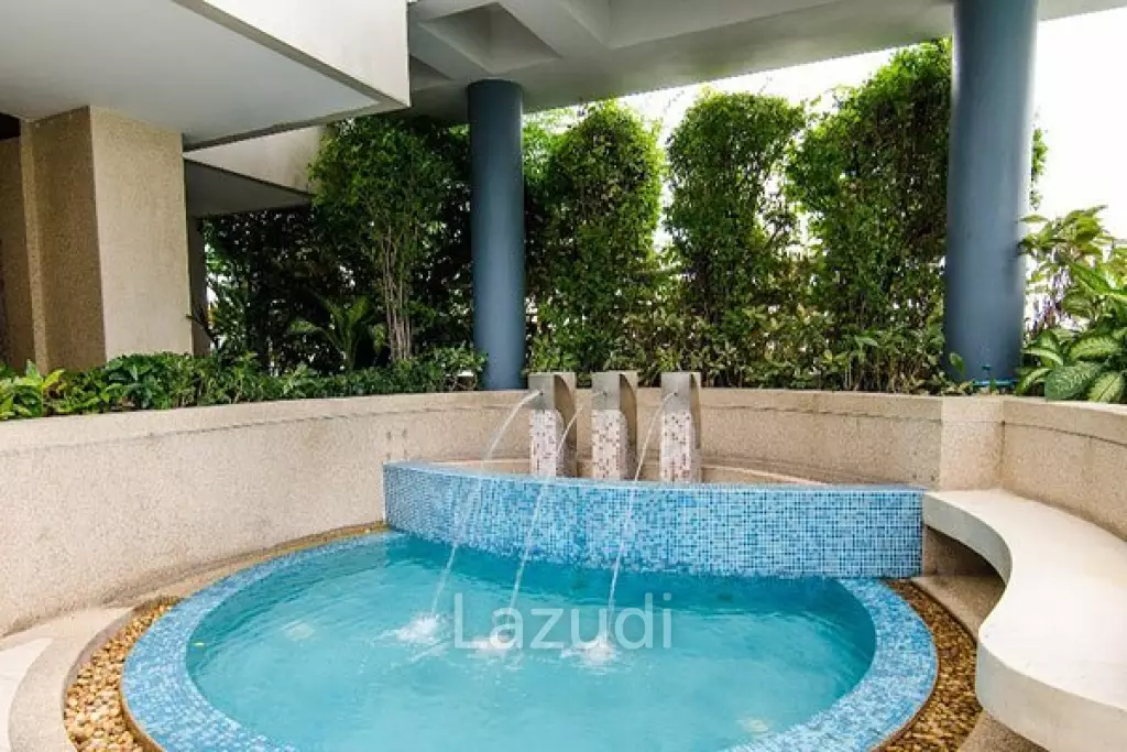 Sophisticated 2-BR in Bangkok's Baan Siri 31 Condo