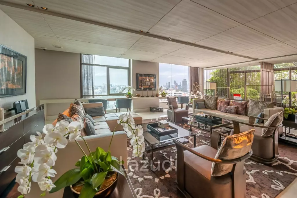 1 Bed 1 Bath 55 SQ.M The Room Charoenkrung 30